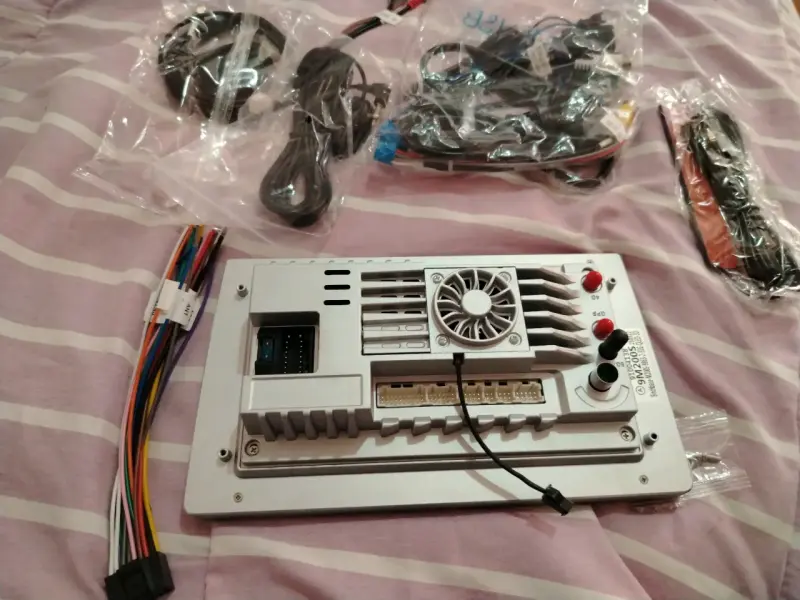 Pantalla táctil multimedia para auto - 3