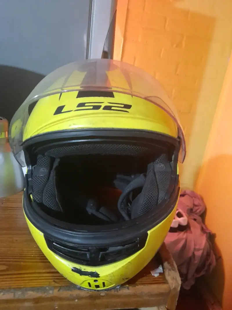 Casco de moto amarillo LS2 - 5