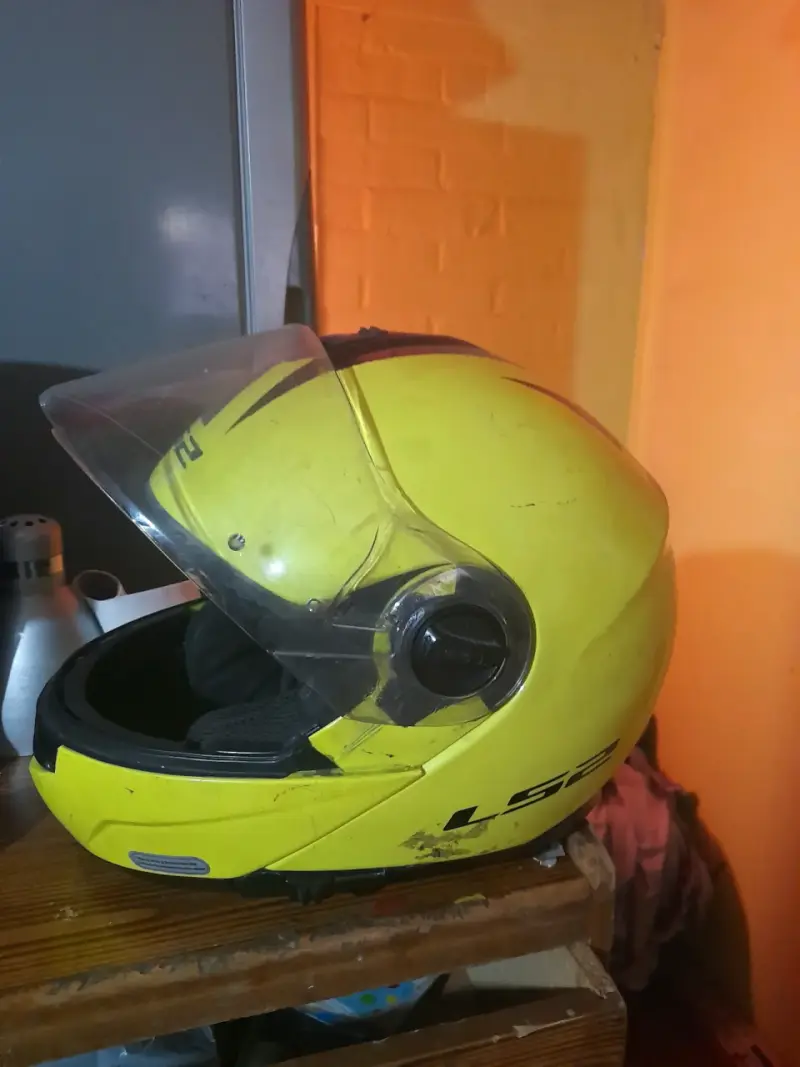 Casco de moto amarillo LS2 - 6