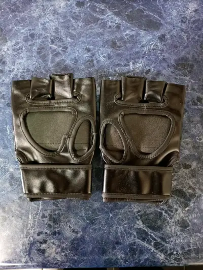 Guantes MMA Everlast negros - miniatura 2
