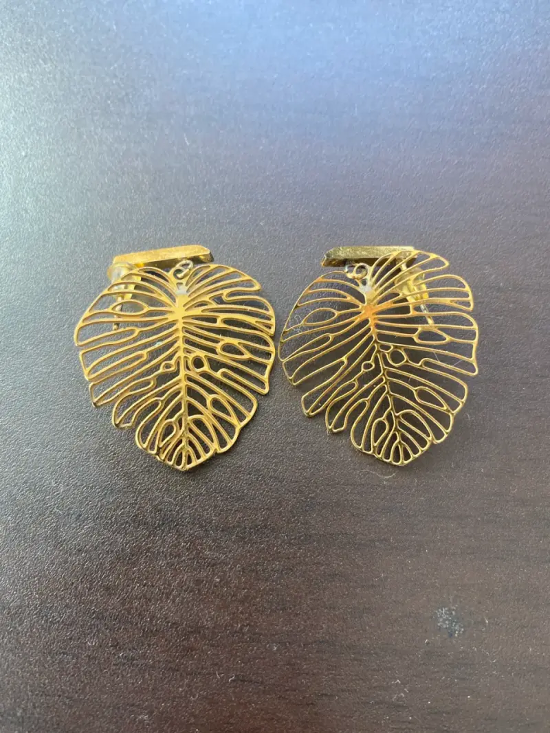 Aros dorados hoja de monstera