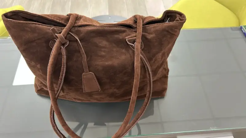 Bolso amplio tipo gamuza PU. Nuevo. café - 2