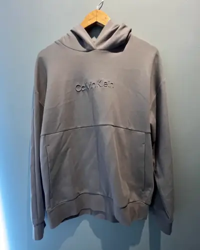 Polerón gris Calvin Klein tela ultra suave - miniatura 1