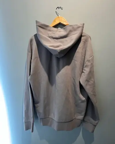 Polerón gris Calvin Klein tela ultra suave - miniatura 2