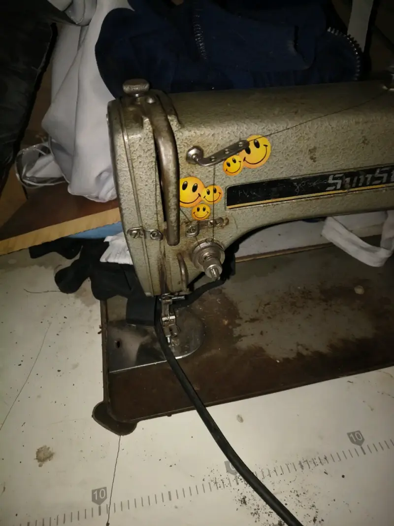 Máquina de coser usada - 2