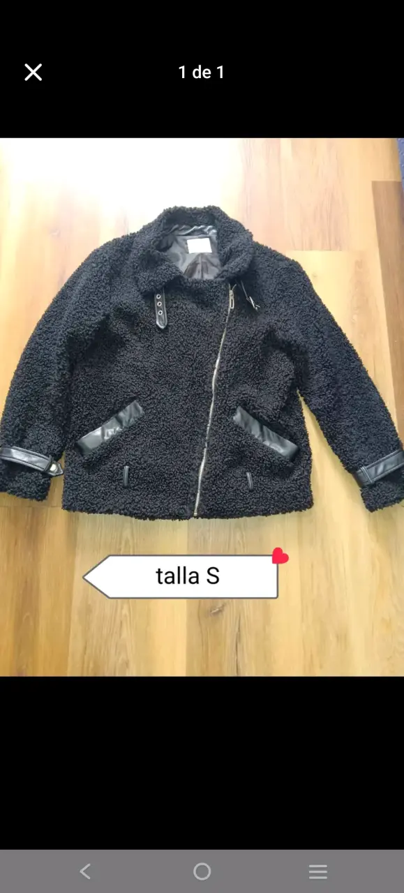 Chaqueta negra de lana sintética