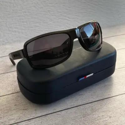 Lentes de sol negros - miniatura 3