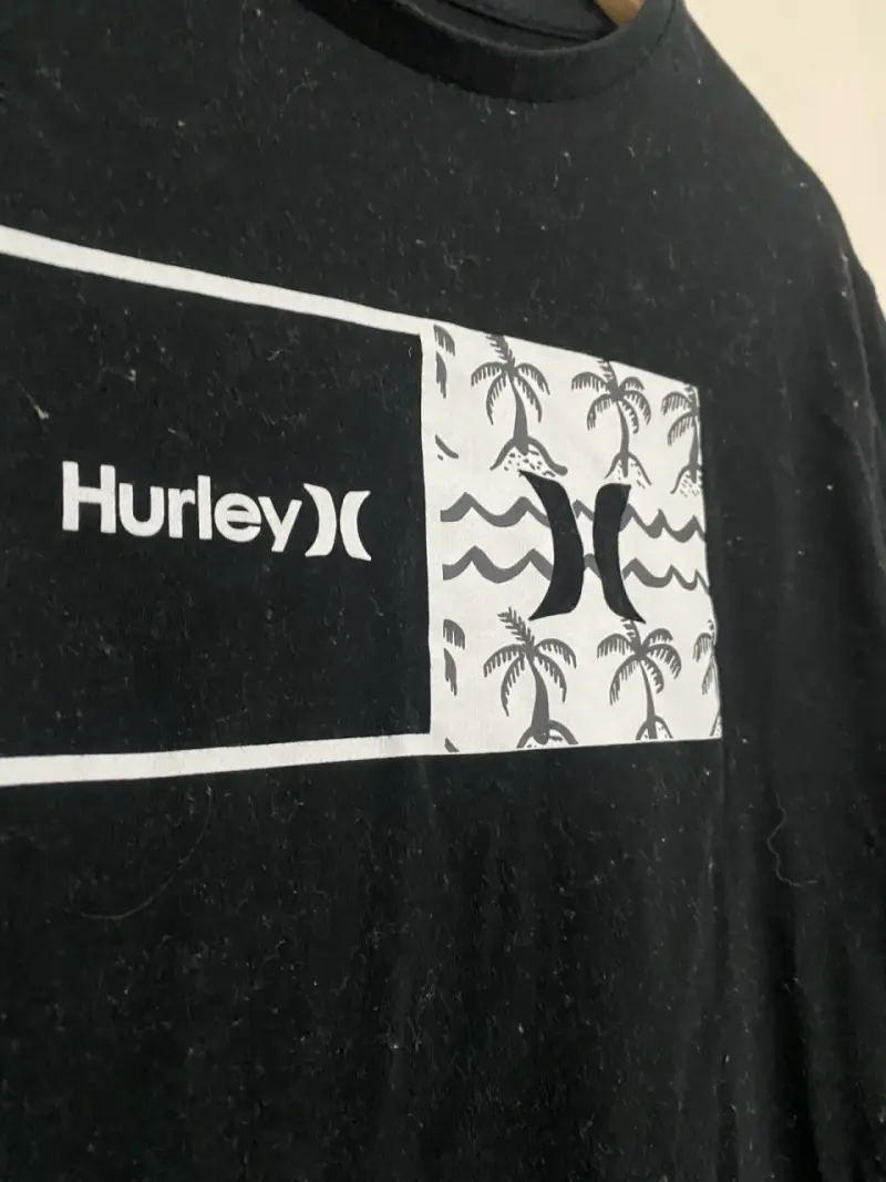 Polera negra Hurley manga larga - 2