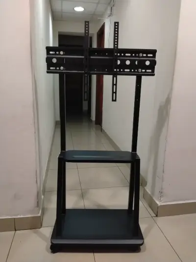 Soporte móvil para TV - miniatura 1