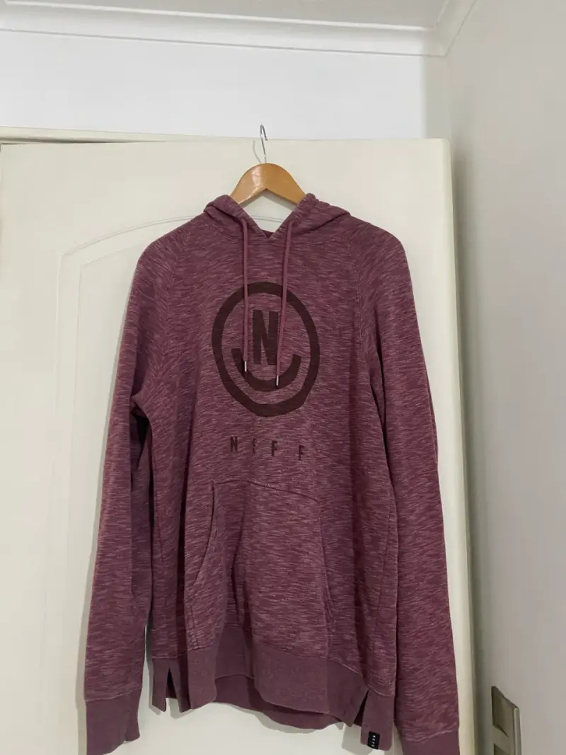 Polerón burdeos marca NEFF - 1
