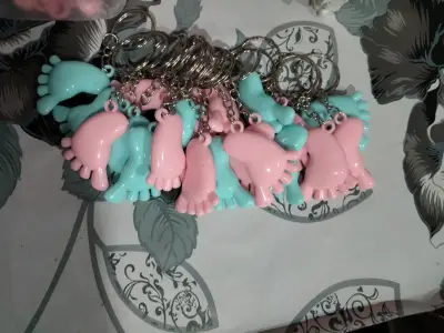 Llavero de mamadera colores pastel - miniatura 4