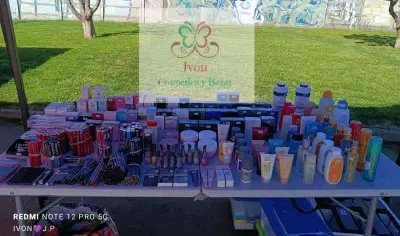 Lote de cosméticos variados - miniatura 1