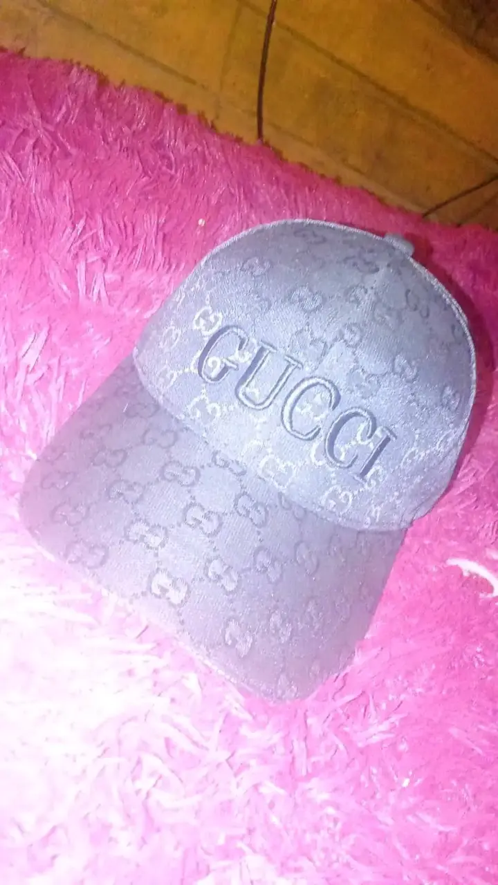 Gorra Gucci negra