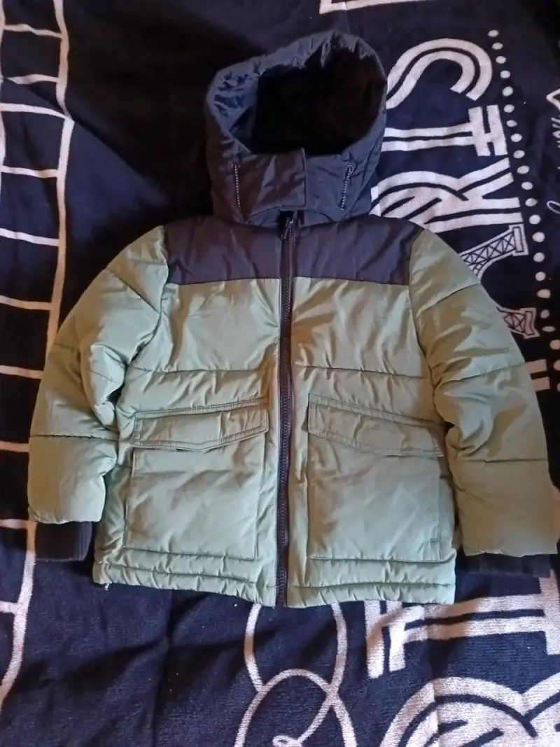 Parka verde con capucha - 1