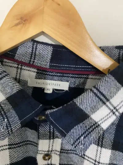 Camisa de franela ª cuadros azul y blanca - miniatura 2