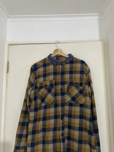 Camisa de franela cafe a cuadros - miniatura 1