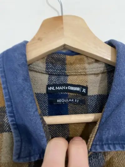 Camisa de franela cafe a cuadros - miniatura 2