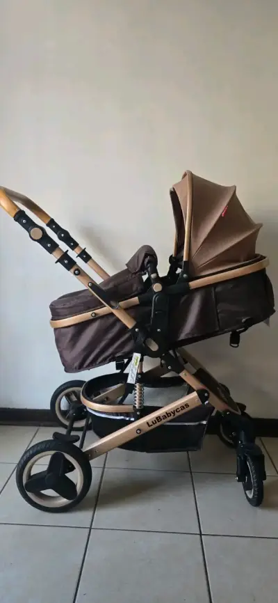 Coche de bebé marrón LuBabycas - miniatura 1