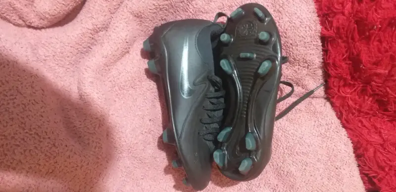 Zapatos de fútbol negros Nike - 1