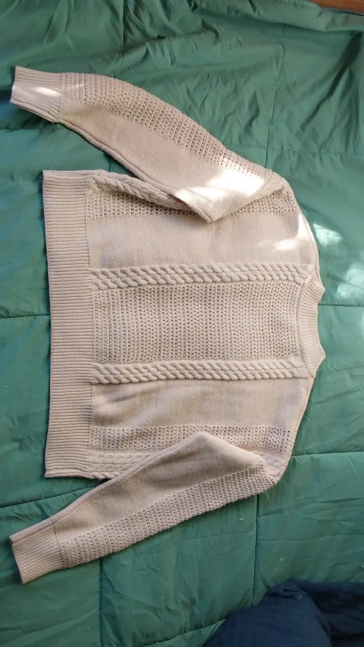Suéter beige claro con detalles tejidos - 6