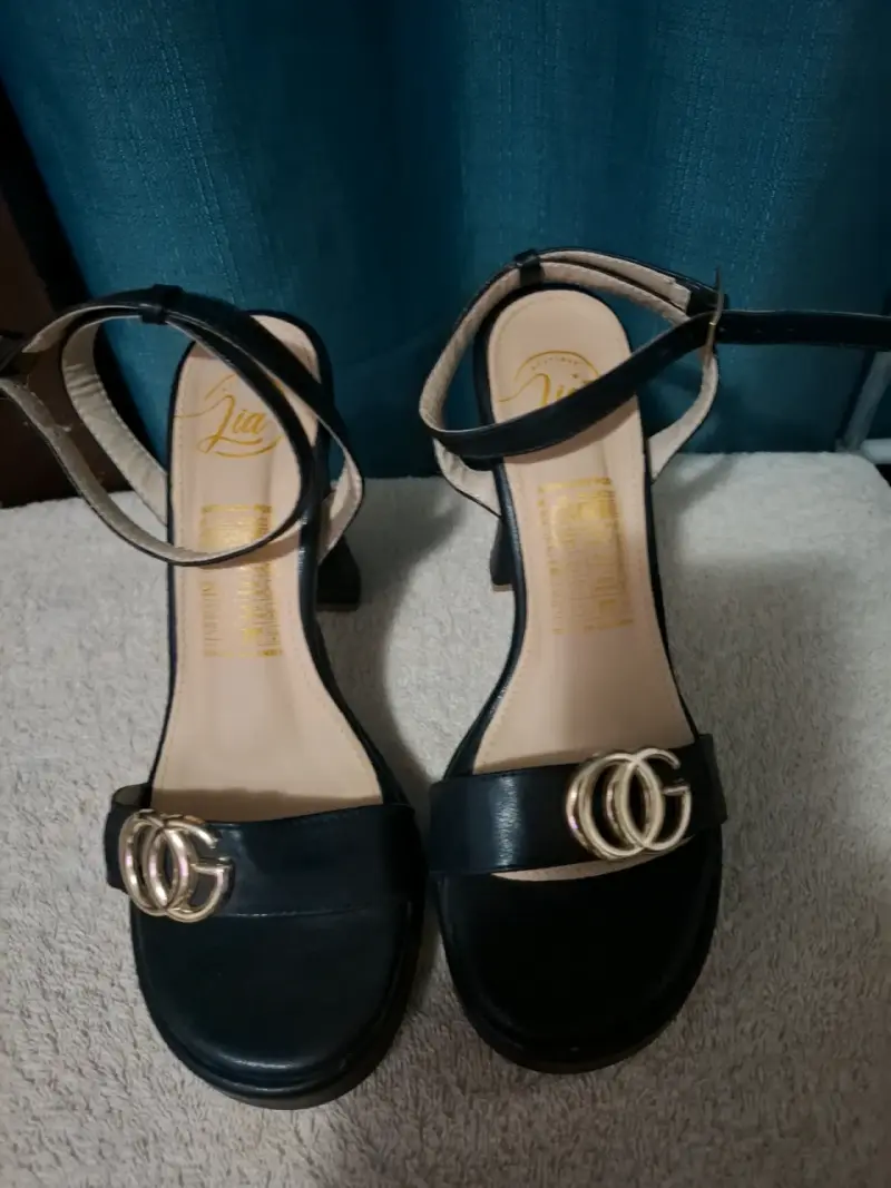 Sandalias negras de tacón alto - 2
