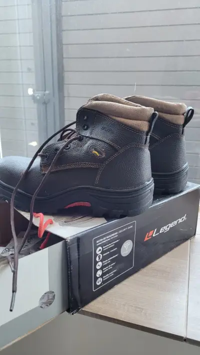 Botines de seguridad Legend negros talla 43 - miniatura 1