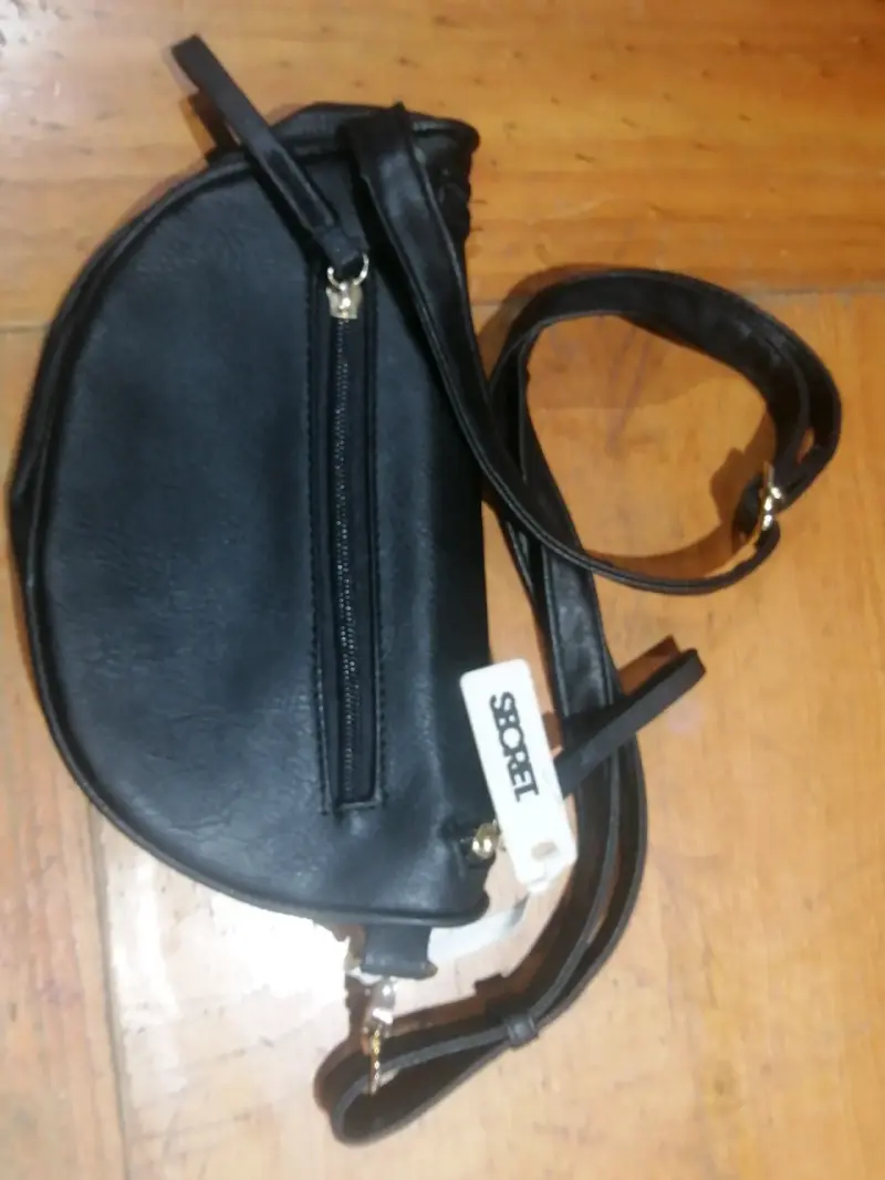 Cartera secreto negra con detalles dorados - 2