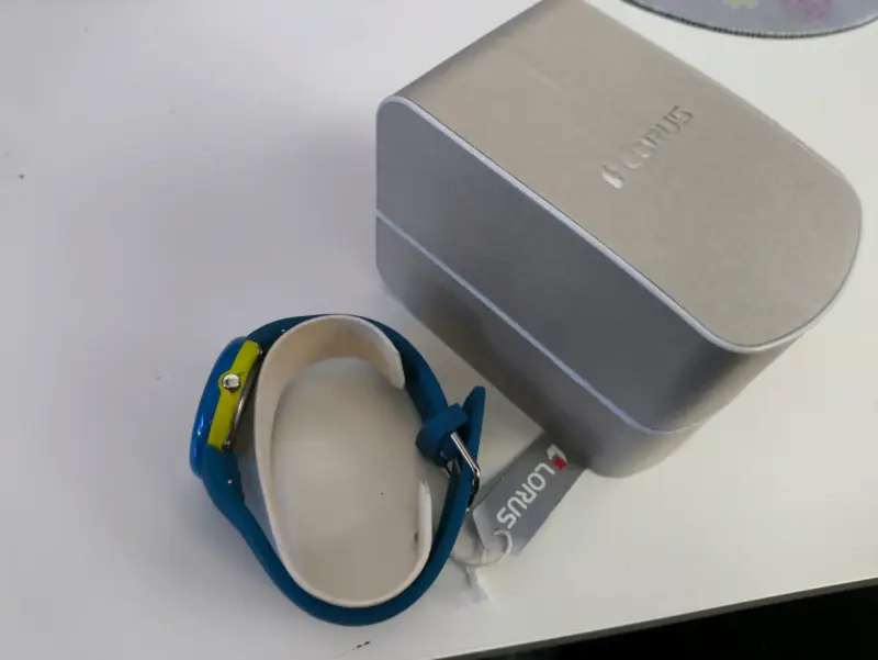 Reloj Lorus azul en caja - 2