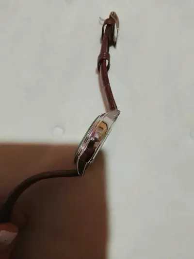 Reloj análogo con correa café festina - miniatura 2