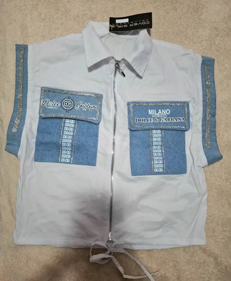 Camisa blanca y azul con cierre - 1