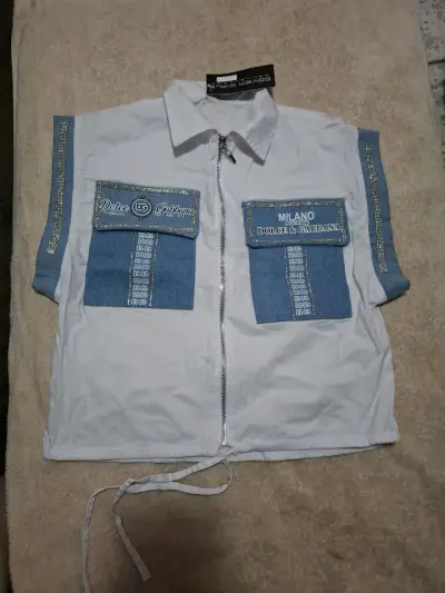 Camisa blanca y azul con cierre - miniatura 2