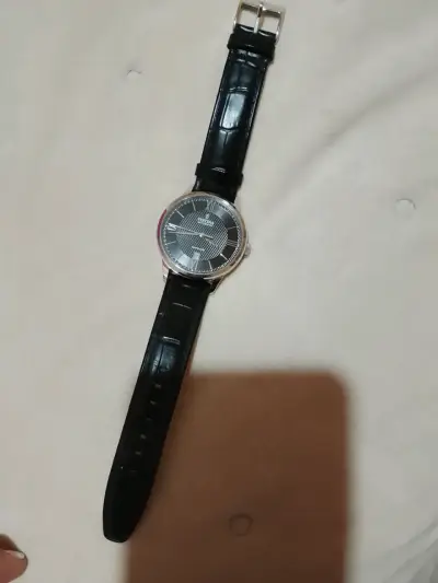 Reloj de pulsera negro y plateado festina - miniatura 1