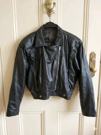 Chaqueta de cuero negra - miniatura 1