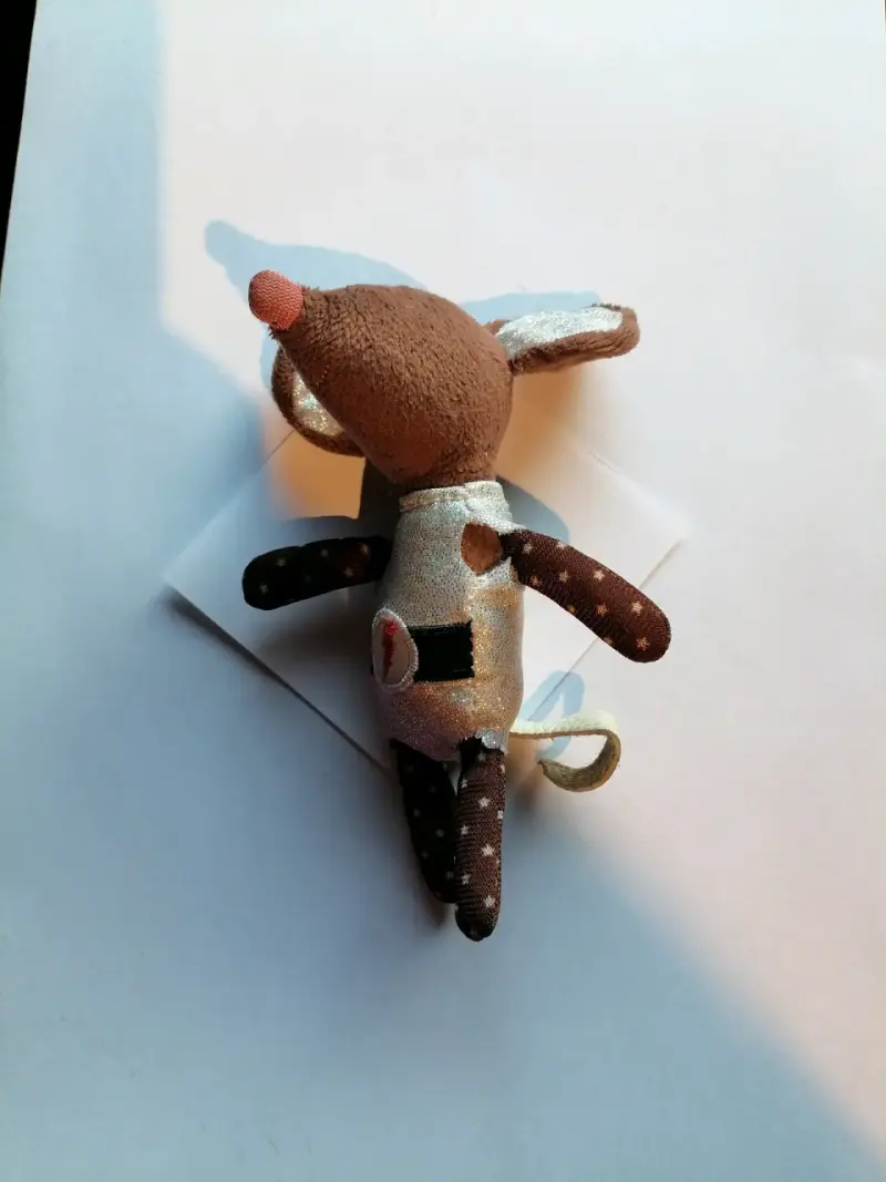 Peluchito de ratón pequeño