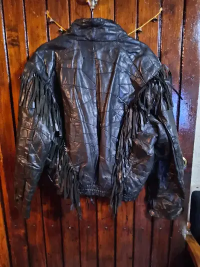 Chaqueta de cuero con flecos - miniatura 3