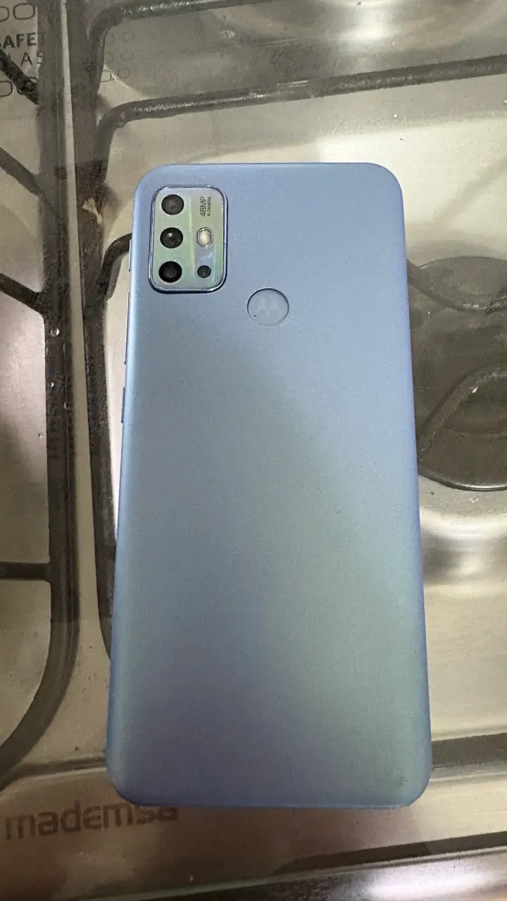 Moto G20 usado en buen estado DETALLE SENSOR - 2