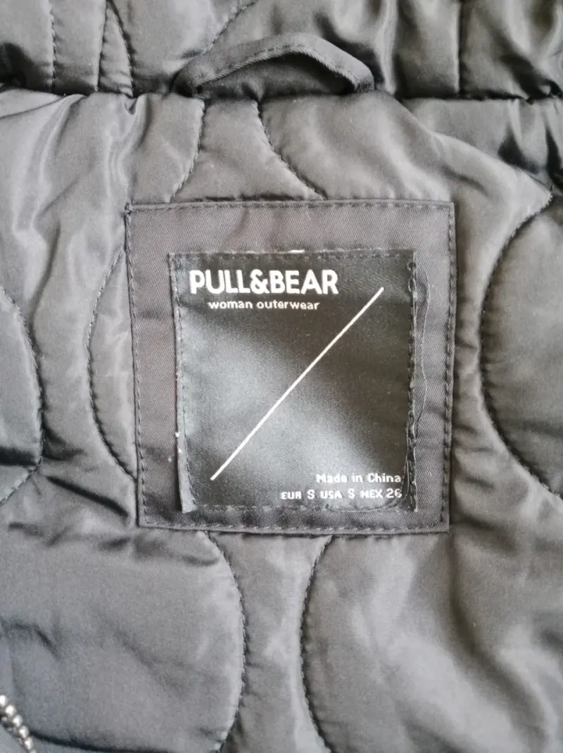 Parka negra con capucha de piel - 5