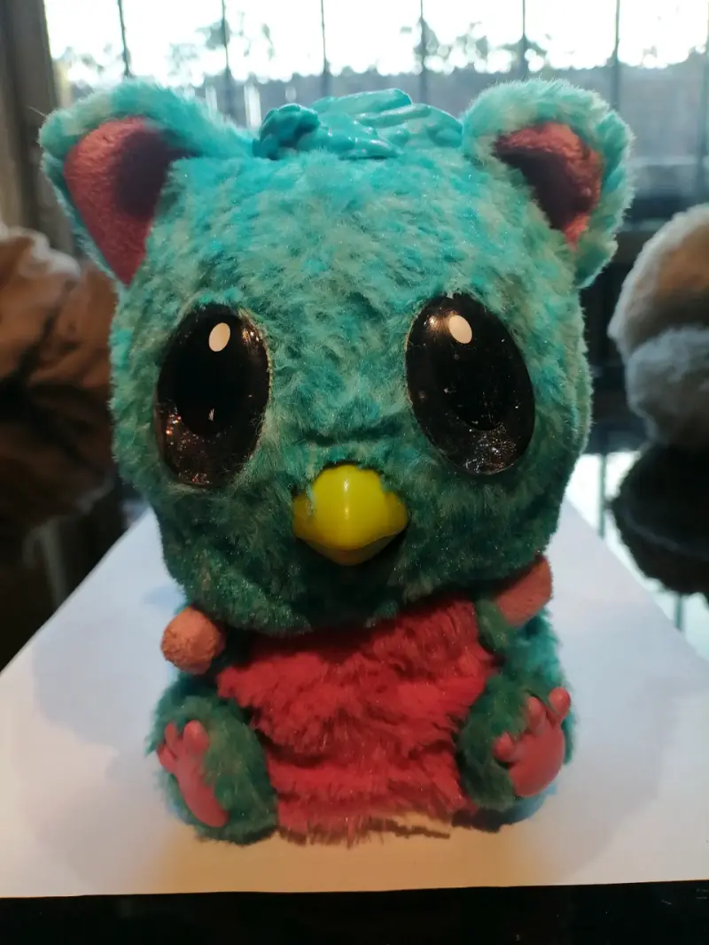 Baby Hatchimals Peluche interactivo azul y rosado