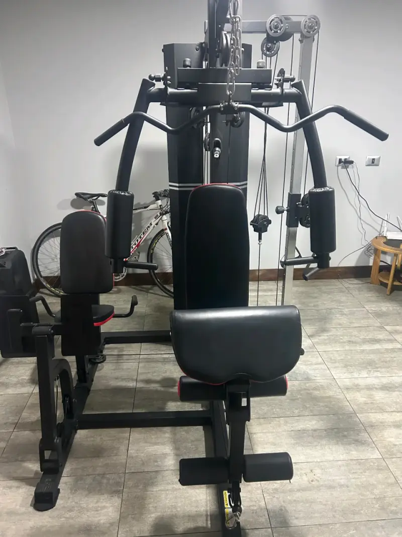 Máquina de ejercicios multifuncional