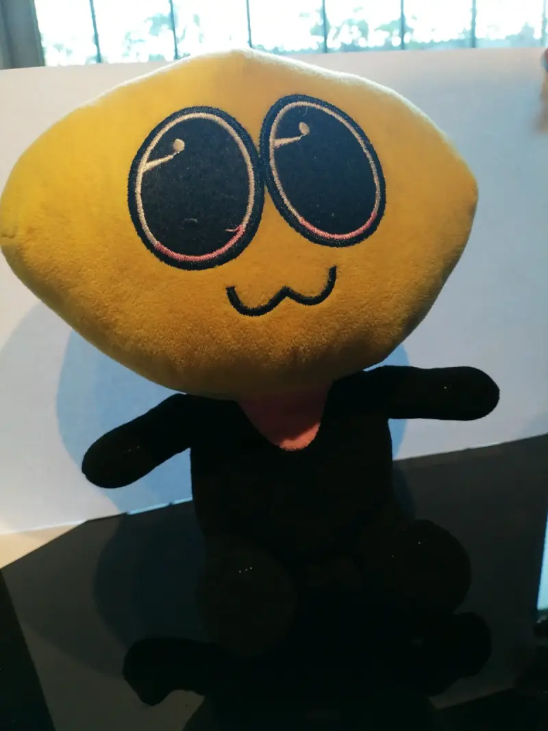 Peluche de limon amarillo y negro