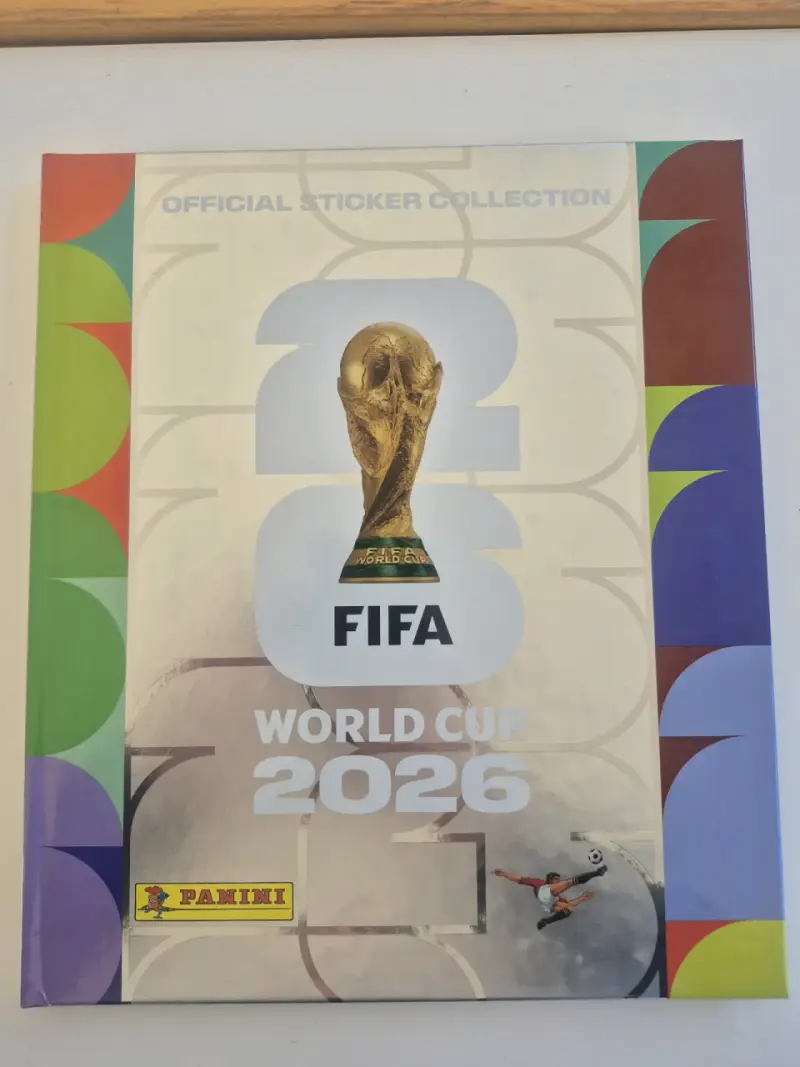 Álbum oficial Panini Mundial 2026. TAPA PLATEADA - 1