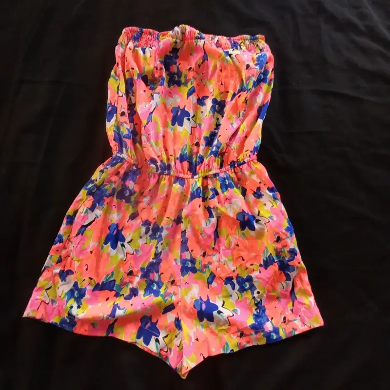 Jumpsuit floral sin tirantes - 1