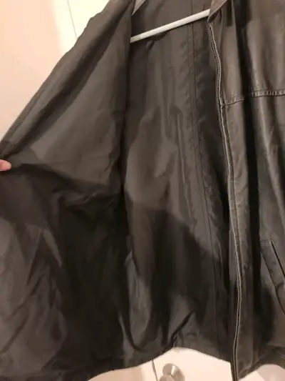 Chaqueta de Cuero Recta Minimalista - miniatura 2