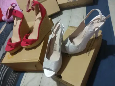 Zapatos de plataforma variados - miniatura 1