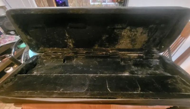 Estuche rígido para teclado negro - 4