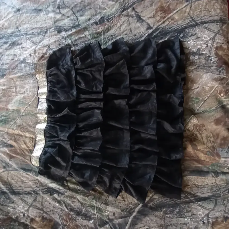 Falda negra con volantes - 2