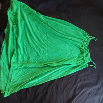 Blusa verde sin mangas - miniatura 3