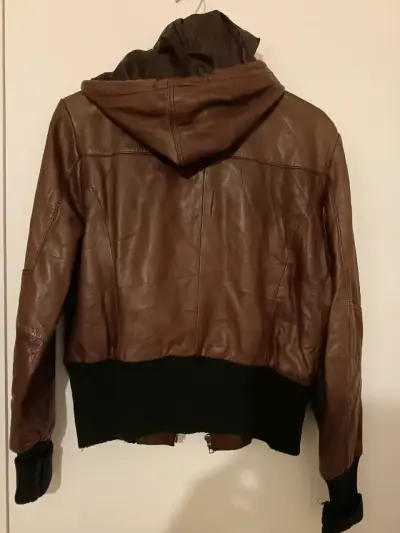 Chaqueta Bomber de Cuero Nine West con Capucha - miniatura 4