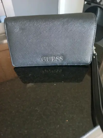 Billetera negra Guess - miniatura 1