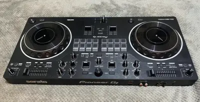 Controlador DJ Pioneer DDJ-REV1 - miniatura 3